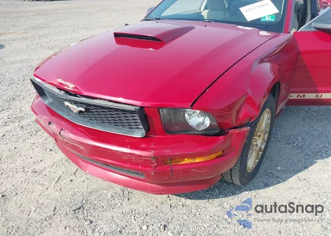 2008 Ford Mustang V6 Deluxe/V6 Premium z USA, uszkodzony, nr VIN 1ZVHT80N985196505